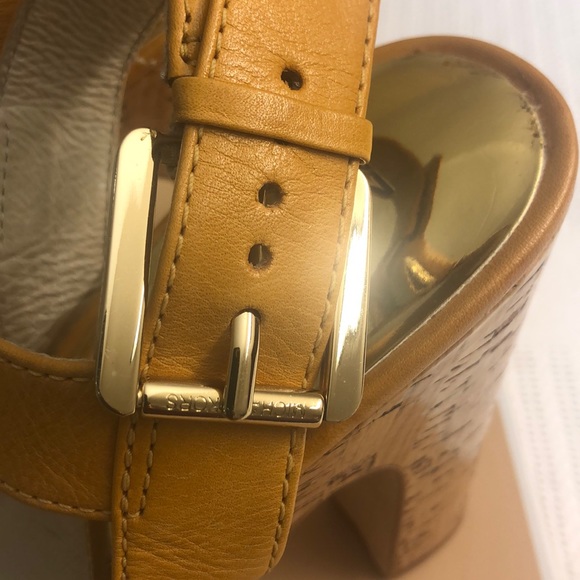 Michael Kors Platform Sandals - Picture 5 of 6